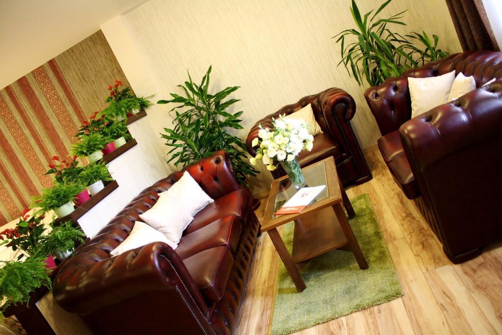 Ambrozia Etterem Es Panzio Bed & Breakfast Kazincbarcika Room photo